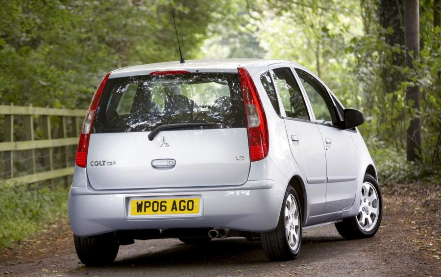  Mitsubishi Colt 5-Door 2004 года  (UK) (фото 15 из 33)